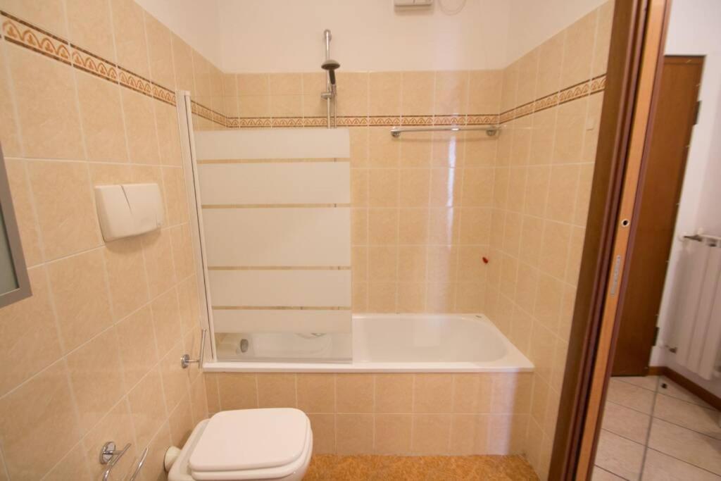 Appartamento Ristrutturato Con Terrazzo Varazze Bagian luar foto