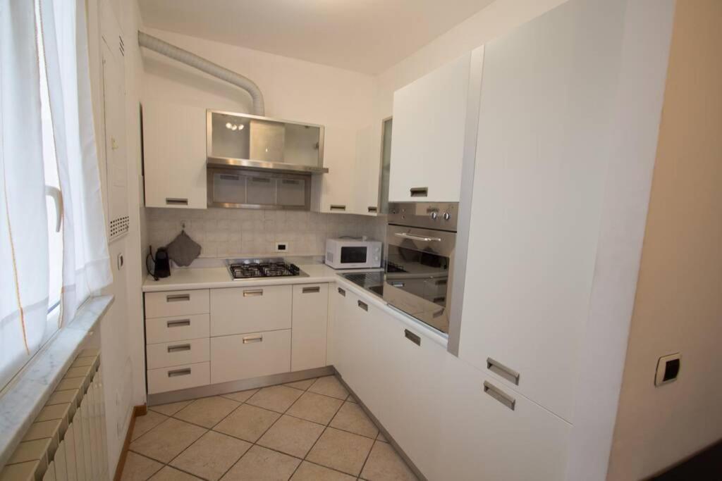 Appartamento Ristrutturato Con Terrazzo Varazze Bagian luar foto