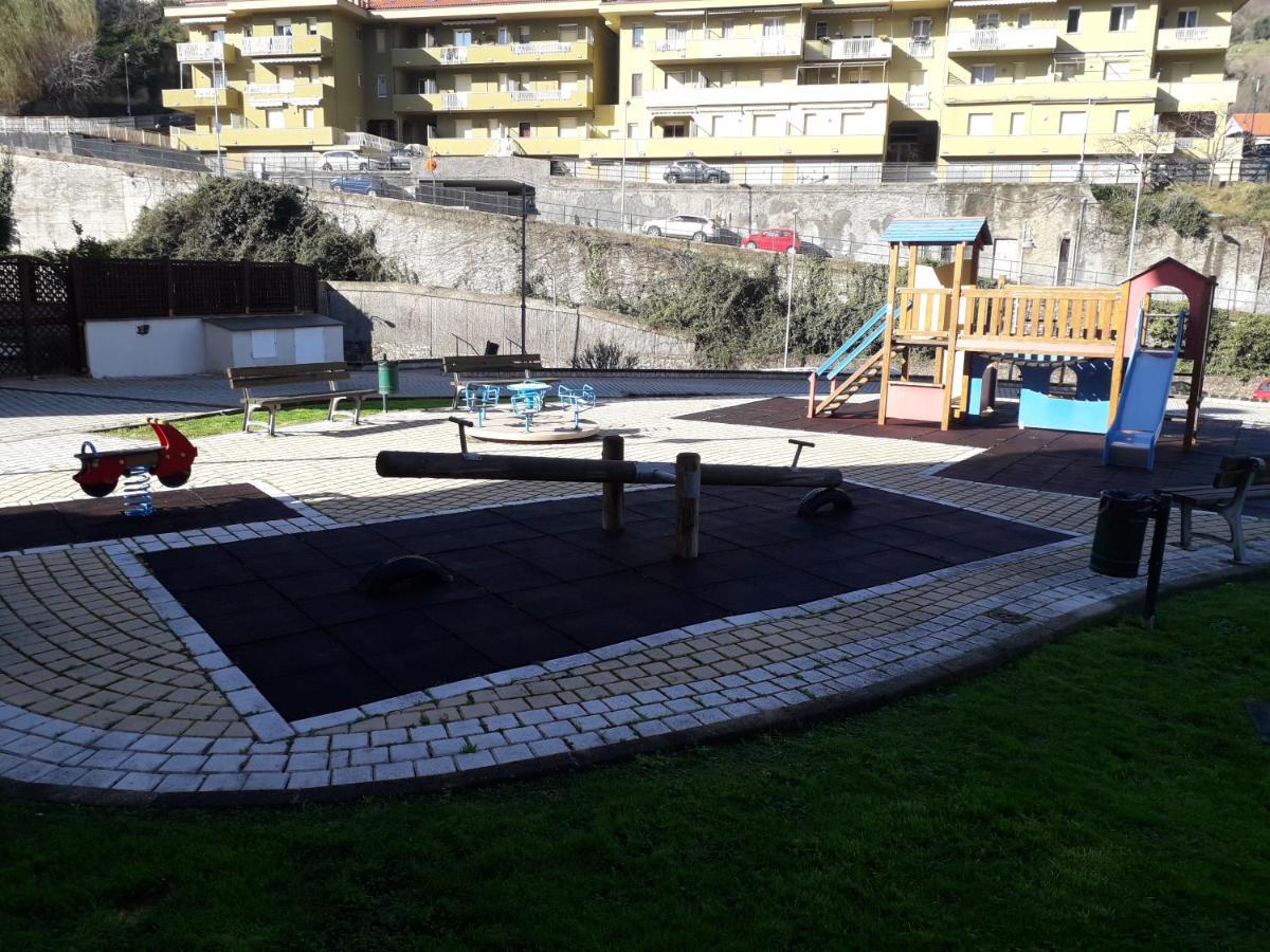 Appartamento Ristrutturato Con Terrazzo Varazze Bagian luar foto